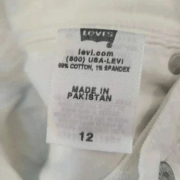 Levi's Women's 515 Capri White Cotton/Spandex Denim Capri Pants - Picture 12 of 13